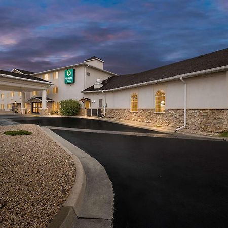 Quality Inn Near Monument Health Rapid City Hospital Exterior photo