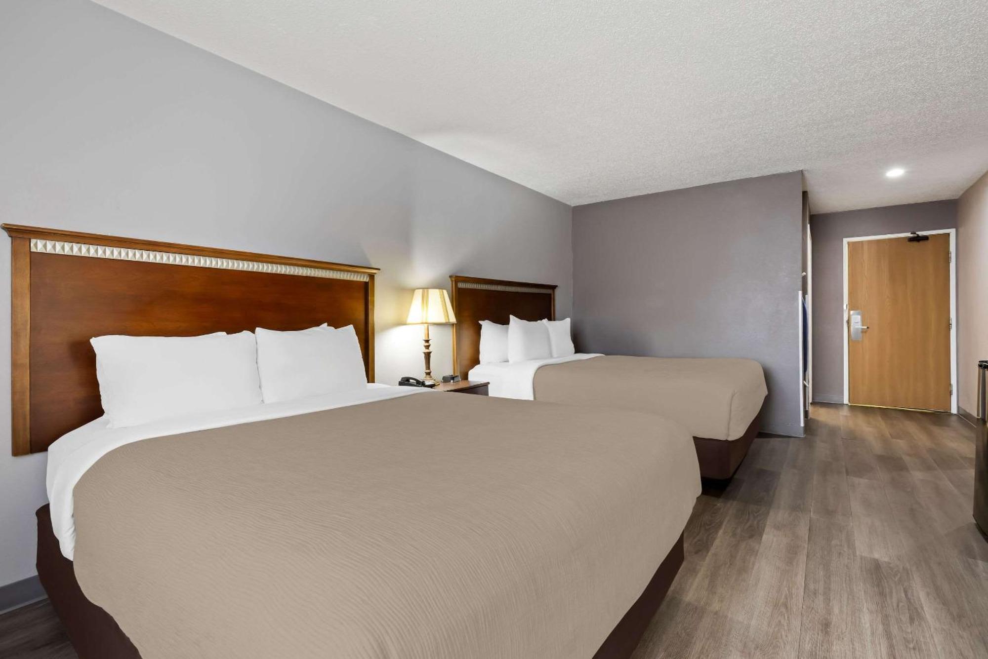 Quality Inn Near Monument Health Rapid City Hospital Exterior photo